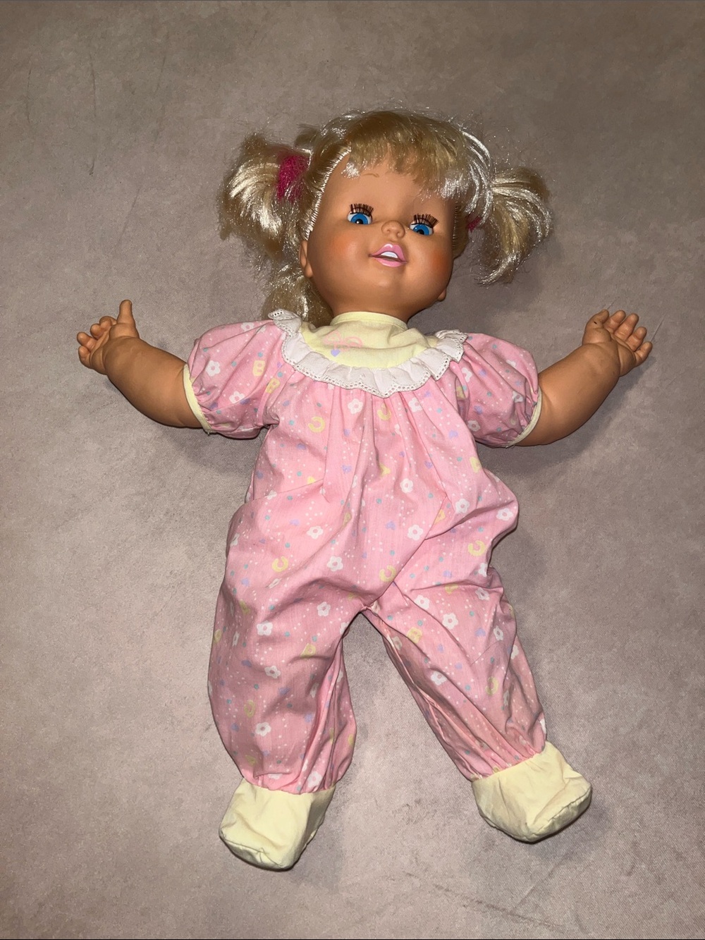 Vintage 1992 - Baby Loves to Talk Toy Biz- 19” ** Interactive Doll Untested
